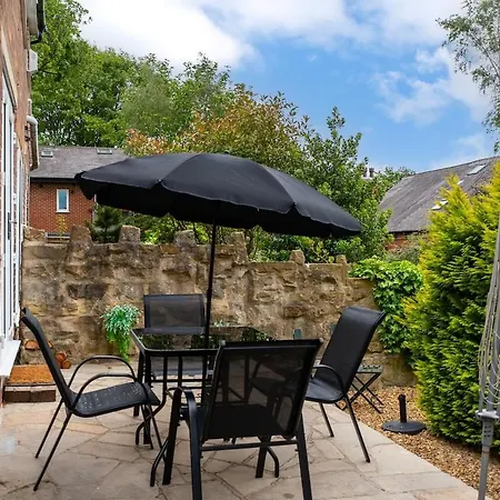 Prime Headingley Location Perfect For Large Groups Holiday home *