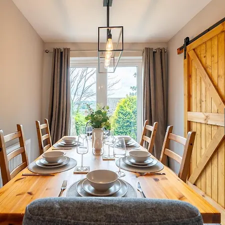 Prime Headingley Location Perfect For Large Groups Holiday home Leeds (West Yorkshire)