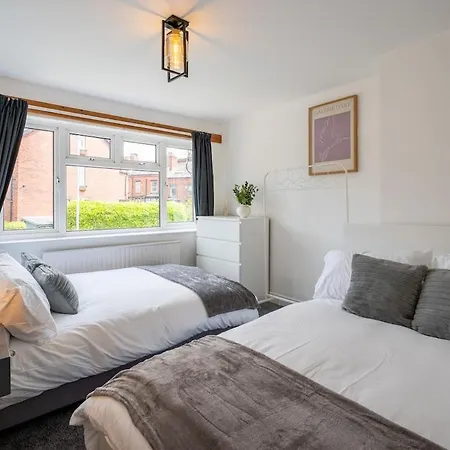 Holiday home Prime Headingley Location Perfect For Large Groups *